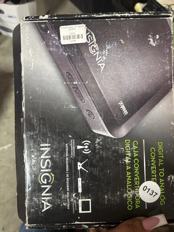 Caja convertidor sintonizador de TV de canal digital a analógico Insignia NS-DXA2 Foto 1 de 1
