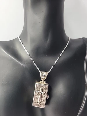 Collar medallón rectangular vintage tono plata cruz adornado colgante religioso Foto 1 de 4