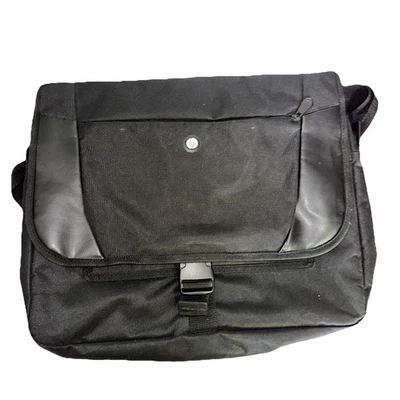 Estuche de Transporte HP Essential Negro 15.6 Bolso Mensajero Negro Correa para el Hombro Foto 1 de 3