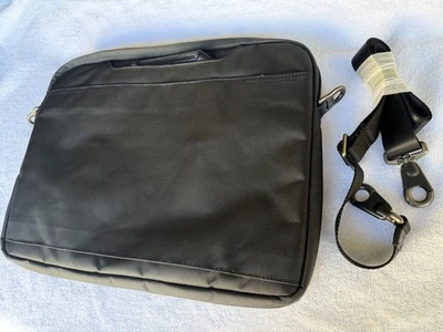 "Bolso de viaje Tumi Messenger para computadora portátil con correa para el hombro 17""" Foto 1 de 4