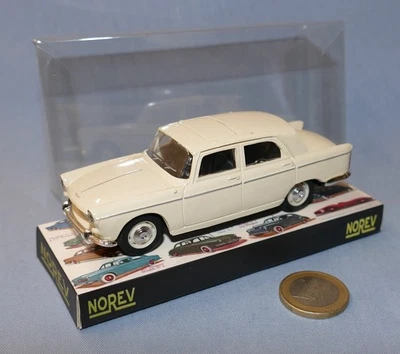 Norev 1/43 : Peugeot 404 Berline (Toit ouvrant fixe) Blanc - Photo 1/4