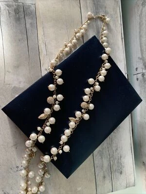 Berloques vintage de strass branco pérola e strass tom dourado 38 pol. - Imagem 1 de 4