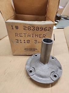 NOS PLYMOUTH DODGE MOPAR 1974 - 88 NP 435 Transmission Bearing Retainer 2830962 - Picture 1 of 3