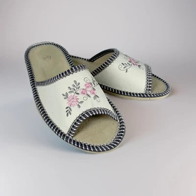Zapatillas de cuero genuino para mujer \ Zapatos cómodos para el hogar \ Bordados Foto 1 de 4