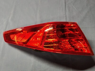 Luz trasera exterior del lado del conductor NORS TYC 11-6410-00-1 para Kia Optima EX LX 2011-13 Foto 1 de 4