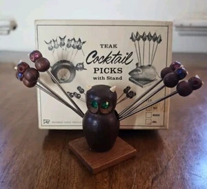 Vintage Teak Eule Cocktail Plektren mit Ständer in Box Regenbogen Holz Produkte Retro Bar - Bild 1 von 6