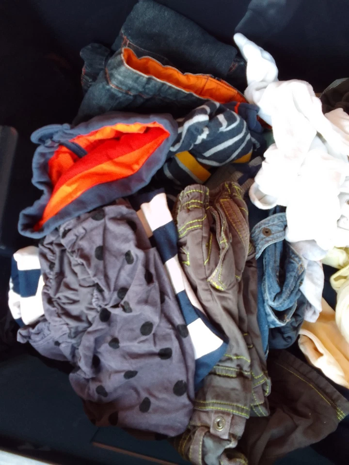 lot revendeur  25 vêtements Bébé 3 Mois a 18 Mois  - Photo 1/4