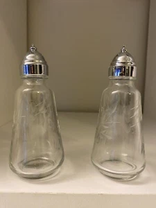 2 Princess House Heritage Salt & Pepper Shakers Vintage Crystal Hand-cut - Picture 1 of 7