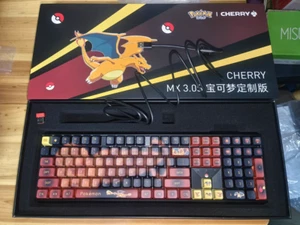 Tastiera meccanica wireless CHERRY x Pokémon Charizard MX3.0S - Foto 1 di 4