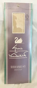 Vintage Gloria Vanderbilt Sheer Knee Hi’s Sandalfoot One Size New Package SAND - Bild 1 von 3