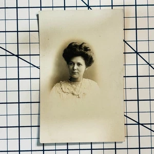 RPPC Antike Vintage Frau Portrait Echt Foto Postkarte Anfang 1900 - Bild 1 von 3