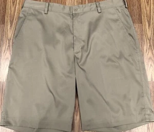 NIKE GOLF DRI-FIT REGULAR FIT PANTALONES CORTOS POLI/SPANDEX CAQUI Talla 34 - Imagen 1 de 3
