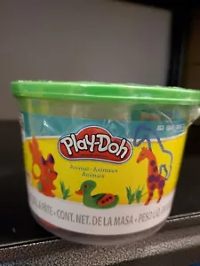 Hasbro Play-Doh Animals Playset - Includes 3 Play-Doh Tubs & 7 Animal Cut-Outs - Picture 1 of 1