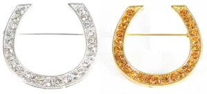 La herradura Horka Stockpin viene en forma de herradura con piedras de pedrería.