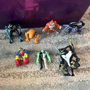Lot of 10 Ben 10 Omniverse Mini Action Figures 3” Rare Gorilla Spider Tiger - Picture 1 of 8