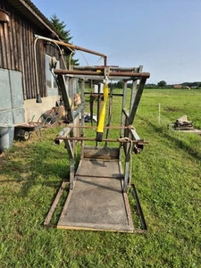 Klauenpflegestand gebraucht Und Modernisiert Er Hat Eine Neue 600kg Winde - Bild 1 von 5