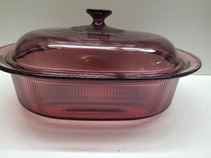 Pyrex Visions Corning Ware Cranberry 4 QT Girarrosto Casseruola Piatto con Coperchio V-34-B - Foto 1 di 9