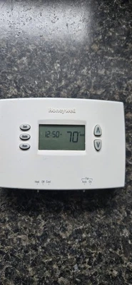 Honeywell Basic Programmable Thermostat RTHL221B Gas, Oil, Electric, Heat Pump - Image 1 of 3