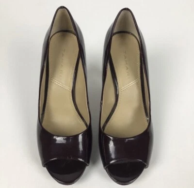 Tacones para mujer Tahari charol borgoña 7M, punta abierta Foto 1 de 4