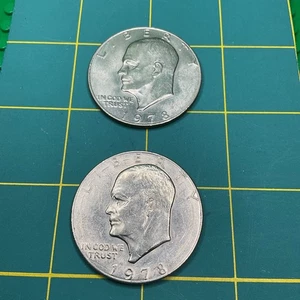 1978 Eisenhower Dollar bankfrisch ohne Münzzeichen Lot von zwei siehe Bild - Bild 1 von 6