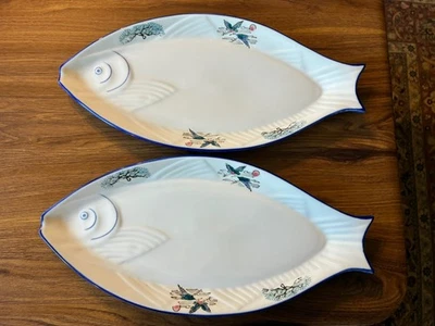 Set of 2 Porcelain Fish Shaped Plates Sushi Appetizer - Image 1 of 4