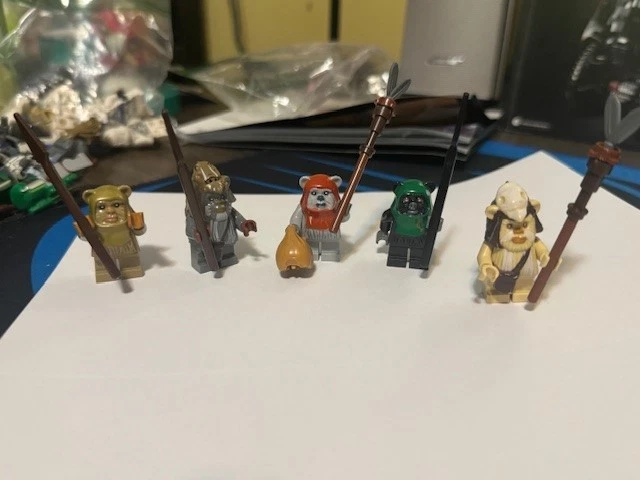 LOTE DE 5 minifiguras Lego hechas a medida Star Wars Ewok Village Foto 1 de 1