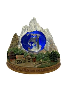 Disney World Expedition Everest Abominable Muñeco de Nieve Yeti Globo de Nieve RARO RETIRADO - Imagen 1 de 23