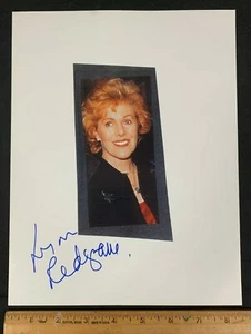 LYNN REDGRAVE SCHAUSPIELERIN HANDSIGNIERT AUTOGRAMMIERT 8,5X11" FARBFOTO MIT COA D - Bild 1 von 2