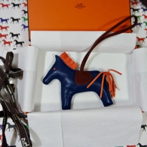 HERMÉS RODEO MM AZUL MARINO - Imagen 1 de 4