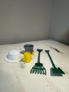Vintage 1990s Mattel Barbie Gardening Tools Equipment Fashion Accessories Lot - Foto 1 di 5