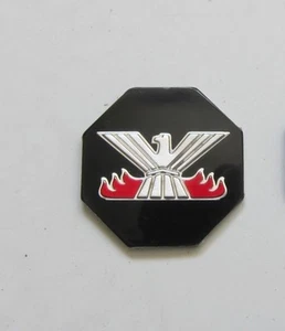 Nuevo de lote antiguo 1977 1978 1979 emblema plástico grueso Phoenix 1 3/8" a través del fabricante de equipos originales capucha o maletero - Imagen 1 de 2