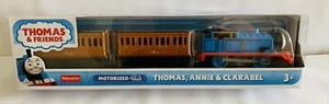 Trenino giocattolo motorizzato Thomas & Friends con motore THOMAS - ANNIE & CLARABEL - Foto 1 di 6