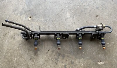 04 05 06 07 2004 SUZUKI AERIO FUEL RAIL W/ INJECTORS 2.3L 135K TESTED FAST SHIP - Image 1 of 4