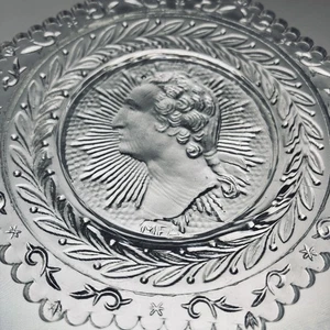 George Washington Boston Museo de Bellas Artes MFA 1974 De colección Placa de Copa de Vidrio Pairpoint - Imagen 1 de 12