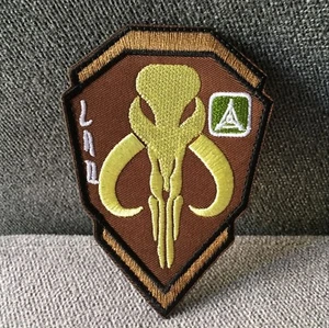 Embroidered Boba Hunter Skull Stickers Hook Loop Patch Backing Fastener Badge - Picture 1 of 4