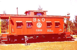 ORIGINAL EKTACHROME SLIDE BALTIMORE & OHIO CABOOSE #C2122 APRIL 1981 - Picture 1 of 1