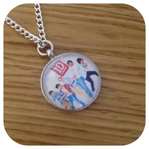 Collar redondo (e) banda 1D One**direction ** BOY - Imagen 1 de 2