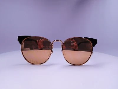 Gafas de sol Linda Farrow LFL/370/2 de diseñador para mujer hechas en Japón. Foto 1 de 4