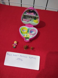 COMPLETO Polly Pocket PRECIOUS PUPPIES - Bluebird Toys 1993 - Foto 1 di 6