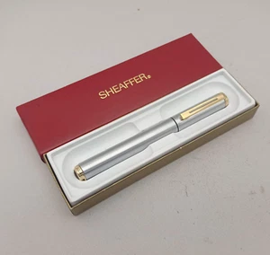 SHEAFFER AWARD ROLLERBALL PEN BRUSHED METAL WITH GOLD TRIM VINTAGE BOXED NOS - Picture 1 of 9