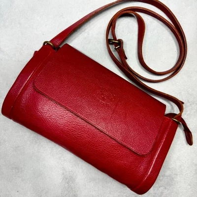 Bolso Bandolera IL BISONTE Cuero Italiano Logo Solapa Rojo De Colección Foto 1 de 4