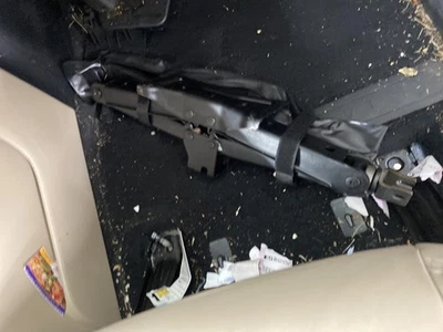 Gato de piso usado se adapta a: Nissan Pathfinder 2020 grado A Foto 1 de 4