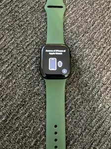 Apple Watch Series 7 41mm Black Case, Green Sport Band/ Excellent Condition - Photo 1 sur 2