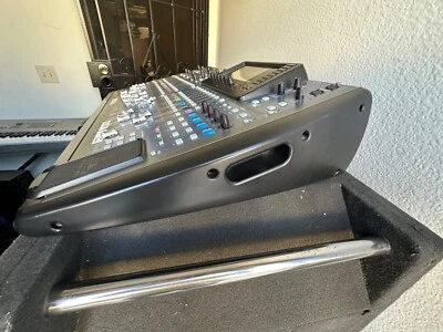 Behringer X32 40-Channels Digital Mixer (000-ASF02-00010) - Image 1 of 4