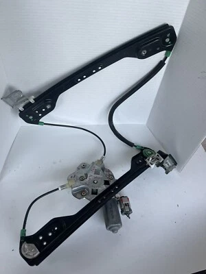 REGULADOR VENTANA DELANTERA DERECHA CHRYSLER 300 2005-2010 OEM CON MOTOR Usado Foto 1 de 3