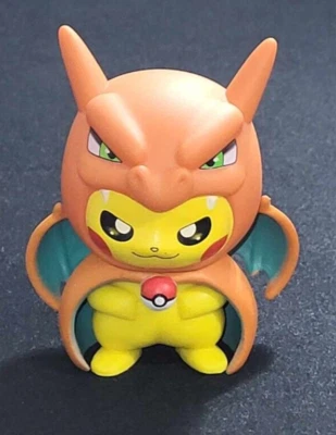 Boneco Pokemon Pikachu Cosplay Charizard - 3 polegadas - Novo em folha - Leia - Imagem 1 de 4