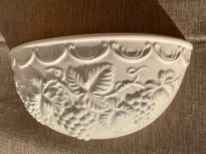 Maceta de bolsillo de pared de cerámica blanca Lugenes vintage uvas Japón años 50 núcleo de casa - Imagen 1 de 10