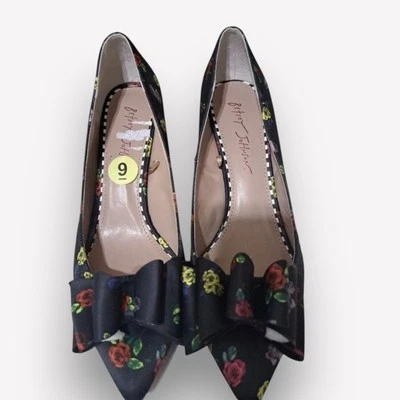 Betsey Johnson Womens Black Floral Pump Bow Heel Shoes Pointy Toe Size 9 NEW - Image 1 of 4