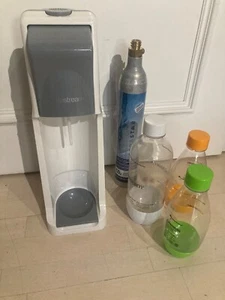 Sodastream Cool weiß grau Trinkwassersprudler + 3 Soda Stream Wassersprudler - Bild 1 von 7