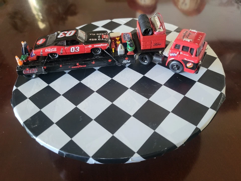 M2  Customized Coca-Cola HAULERS 57 FORD C600 Tractor & 70 Ford TORINO COBRA 429 - Image 1 of 4
